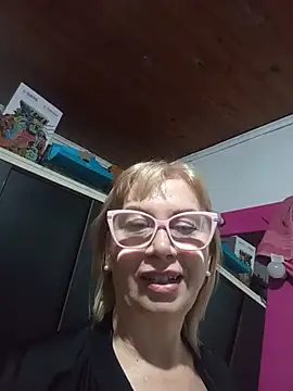 SexyMilf1211 online show from June 17, 2026, 2:38 pm