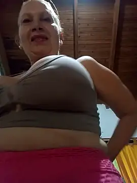 SexyMilf1211 online show from April 1, 2026, 3:09 pm