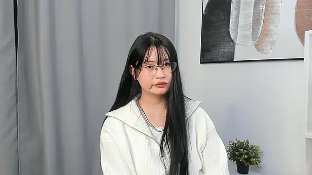 KelliPetric online show from November 14, 2025, 2:43 pm