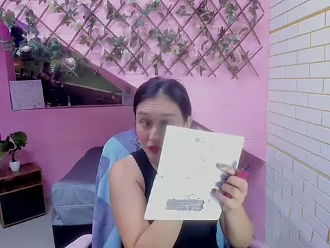 Snapshot of maurakloss303av chatting on December 21, 2025, 8:20 pm maurakloss303av online show from December 21, 2025, 8:20 pm