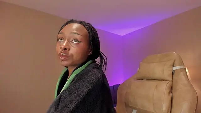 Midnight Bluee online show from December 13, 2025, 8:04 pm