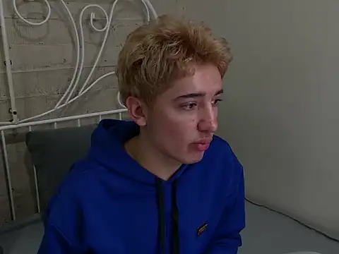 Snapshot of LucasFinister chatting on November 18, 2025, 11:35 am LucasFinister online show from November 18, 2025, 11:35 am