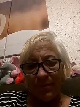 EvaaaSky online show from November 15, 2025, 8:35 pm