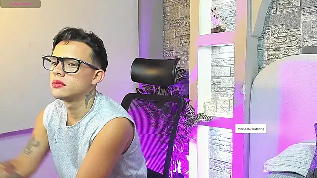 Valentino moretti online show from December 2, 2025, 1:02 pm