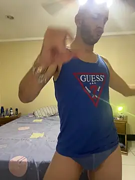 chicocubanoxl online show from November 26, 2025, 3:56 pm