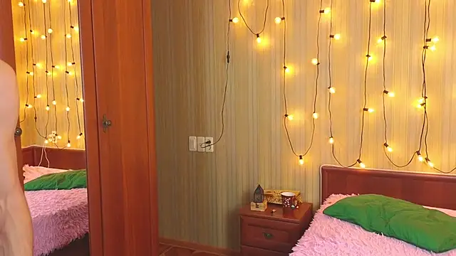 Adrian Collinss online show from November 14, 2025, 7:50 pm