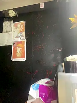 Felinamiau online show from December 21, 2025, 4:47 am