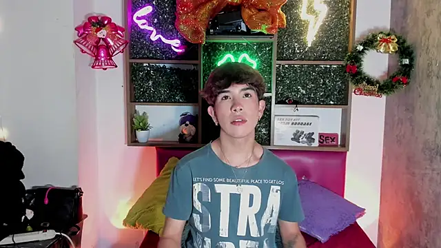 Angeldust19 online show from December 5, 2025, 3:27 am