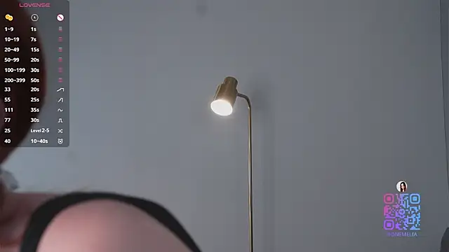 AmelieSeductress online show from December 4, 2025, 1:21 pm