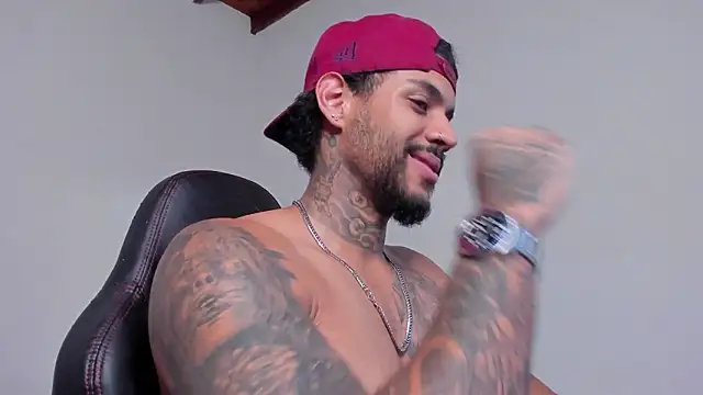 LuigiVitale 1 online show from March 6, 2026, 1:11 am