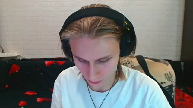 VerucaHalston online show from November 20, 2025, 1:34 pm