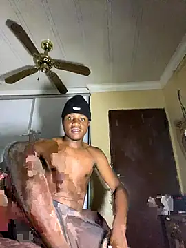 Snapshot of TriggaStar chatting on November 15, 2025, 1:31 am TriggaStar online show from November 15, 2025, 1:31 am