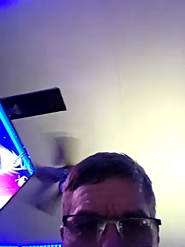 Snapshot of Roachcock7 chatting on November 17, 2025, 10:08 am Roachcock7 online show from November 17, 2025, 10:08 am