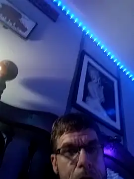 Snapshot of Roachcock7 chatting on November 20, 2025, 6:36 am Roachcock7 online show from November 20, 2025, 6:36 am