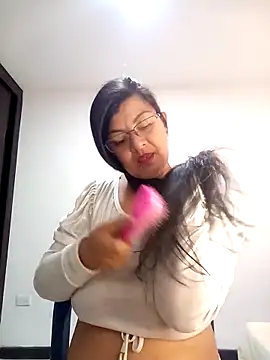 CelesteAlvarez1989 online show from April 27, 2026, 2:26 pm