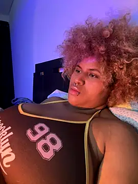 Snapshot of nikicatwild chatting on November 28, 2025, 12:22 am nikicatwild online show from November 28, 2025, 12:22 am