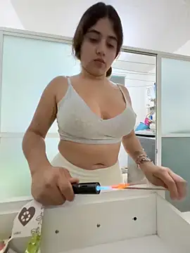 Monica17 online show from June 18, 2026, 1:37 am