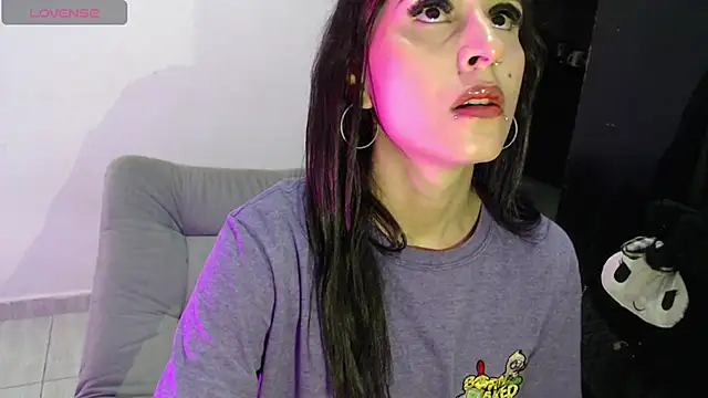 Isabella Hillss online show from July 22, 2026, 11:07 pm