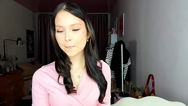 Snapshot of EmmaJonse chatting on November 15, 2025, 11:47 am EmmaJonse online show from November 15, 2025, 11:47 am