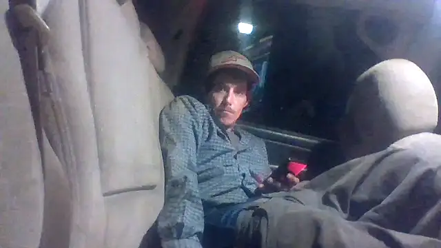 Snapshot of dickencidr chatting on March 23, 2026, 3:50 am dickencidr online show from March 23, 2026, 3:50 am