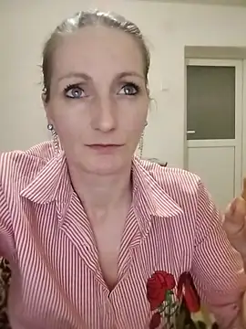 CrazyMaya39 online show from April 8, 2026, 10:11 pm