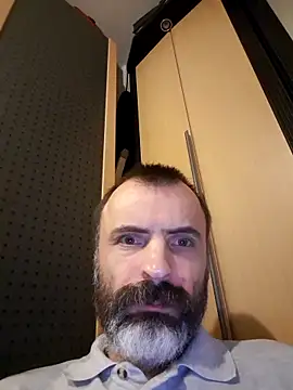 Snapshot of Artur50 chatting on November 18, 2025, 7:39 pm Artur50 online show from November 18, 2025, 7:39 pm