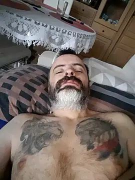 Snapshot of Artur50 chatting on November 19, 2025, 7:41 am Artur50 online show from November 19, 2025, 7:41 am