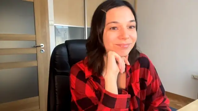 TreasaDolecki online show from November 19, 2025, 10:59 am