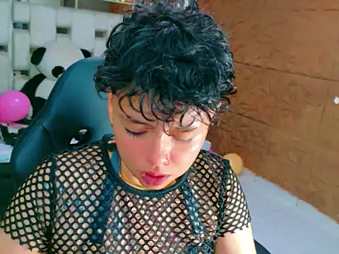 lunabustygirl online show from January 16, 2026, 3:38 pm