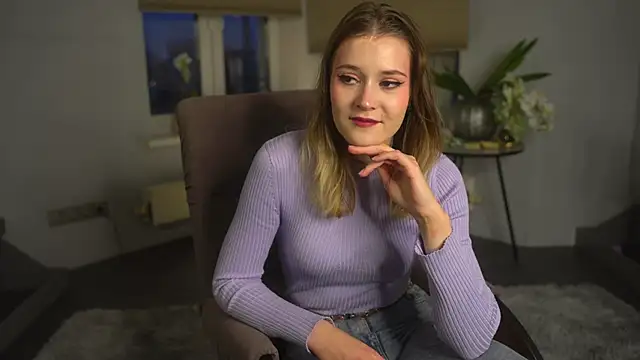 SusyGlines online show from November 18, 2025, 3:21 am