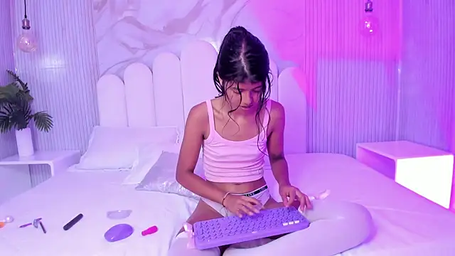 Snapshot of arietta_skinny chatting on June 26, 2026, 3:07 pm arietta skinny online show from June 26, 2026, 3:07 pm