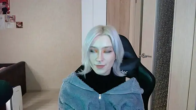 SophiaLur online show from November 29, 2025, 12:16 pm