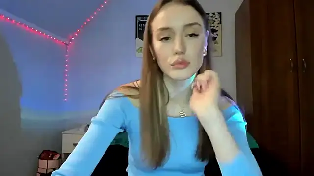 tinyglow online show from March 25, 2026, 11:25 pm