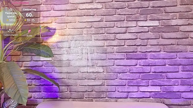  ivone online show from November 17, 2025, 6:56 pm