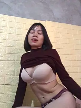 Trangbabylove online show from March 17, 2026, 5:10 am