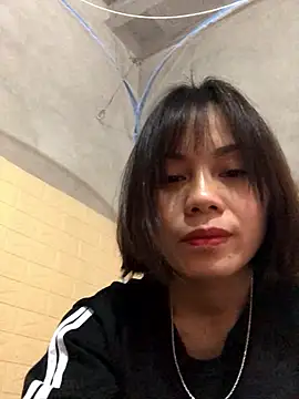 Trangbabylove online show from January 16, 2026, 7:12 am