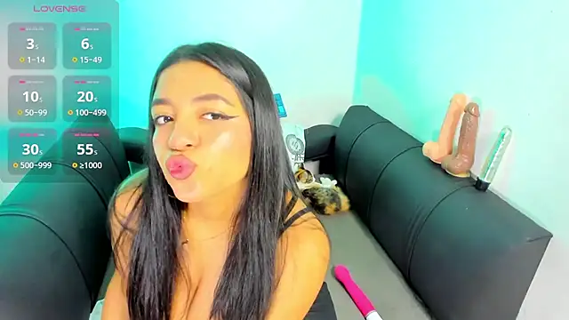 evelisse  online show from February 28, 2026, 4:12 am