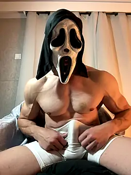 Luna MaskedMan online show from November 25, 2025, 4:02 am