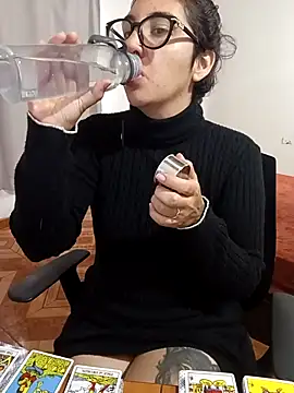 Melinerd online show from December 3, 2025, 7:35 pm