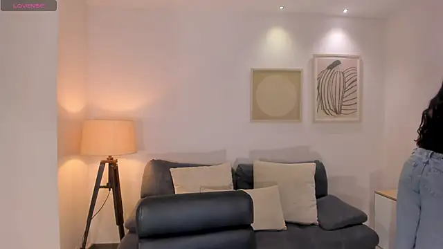 HaileyRoss  online show from April 7, 2026, 12:07 pm