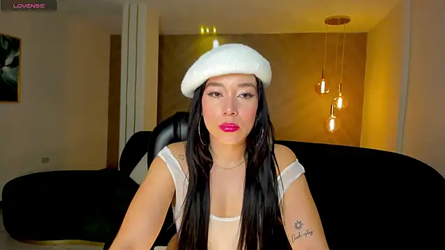 ZaraKafruni online show from March 12, 2026, 4:18 am