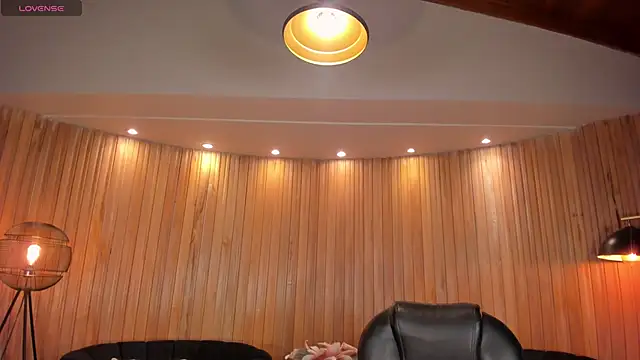 SophieLanne online show from April 25, 2026, 5:10 am