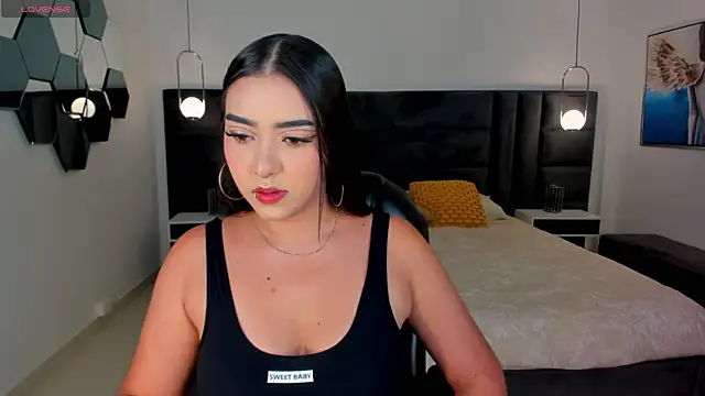 SophieLanne online show from August 2, 2026, 4:22 am