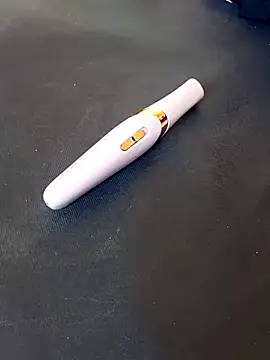  - -menina  veneno - - online show from November 15, 2025, 10:52 am