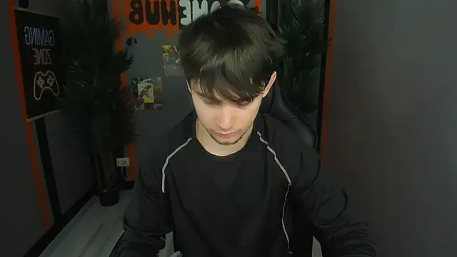 Snapshot of AlejandroEllias chatting on February 19, 2026, 6:43 am AlejandroEllias online show from February 19, 2026, 6:43 am