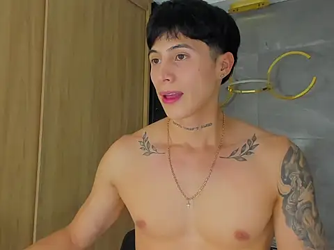 Snapshot of Klein_summer chatting on November 19, 2025, 3:17 am Klein summer online show from November 19, 2025, 3:17 am