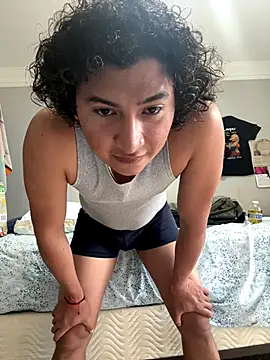 Snapshot of Charmed23 chatting on November 19, 2025, 5:24 pm Charmed23 online show from November 19, 2025, 5:24 pm