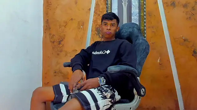 Snapshot of black_sweet_22 chatting on November 17, 2025, 3:43 am black sweet 22 online show from November 17, 2025, 3:43 am