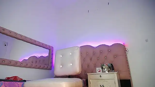 Sussan cooper online show from March 3, 2026, 7:43 pm