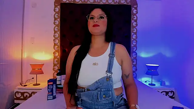 Snapshot of AlinaMilf chatting on February 27, 2026, 7:46 pm AlinaMilf online show from February 27, 2026, 7:46 pm